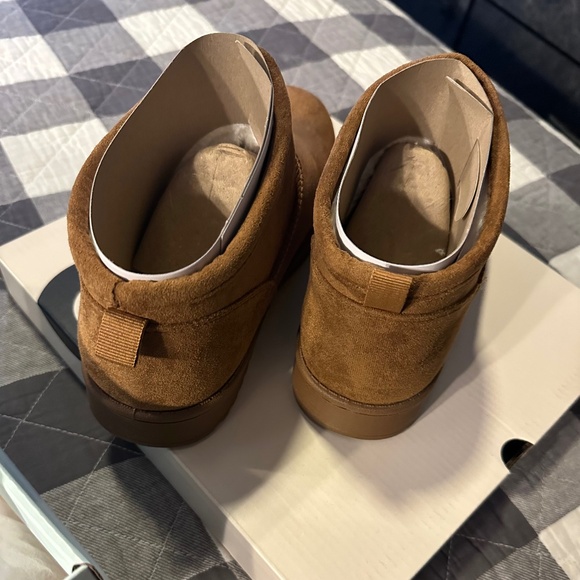 SO® Lupita Women's Cozy Mini Boots - Picture 3 of 6